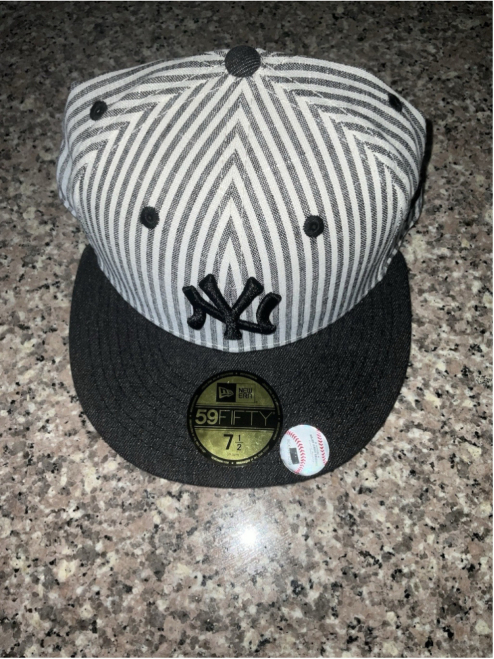 New York Yankees Hat New Era 59FIFTY Striped Seersucker Fitted Size 7 1/2